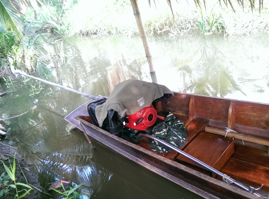 ขายเรืออีป๊าป3วา ไม้สักทั้งลำพร้อมเครื่องhonda13แรงใหม่กริ๊บ ขายเรืออีป๊าป3วา ไม้สักทั้งลำพร้อมเครื่องhonda13แรงใหม่กริ๊บ
