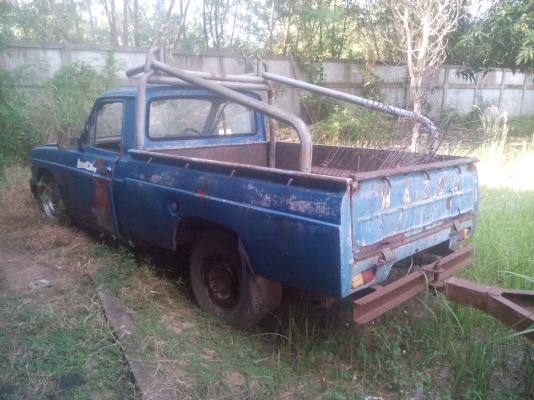 รถปิกอัพพร้อมเทรนเลอ