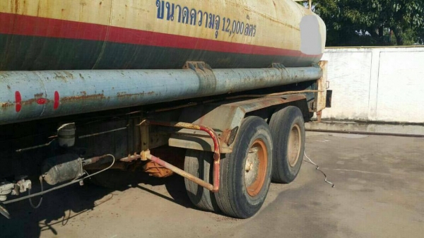 รถ 10 ล้อบรรทุกน้ำ ISUZU เพลาเดียว ร็อกห้างแท้ เครื่อง 175 รถ 10 ล้อบรรทุกน้ำ ISUZU เพลาเดียว ร็อกห้างแท้ เครื่อง 175