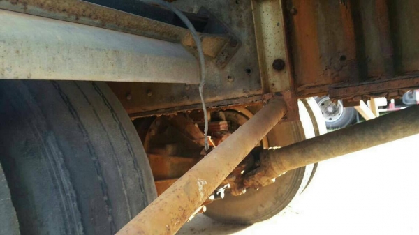 รถ 10 ล้อบรรทุกน้ำ ISUZU เพลาเดียว ร็อกห้างแท้ เครื่อง 175 รถ 10 ล้อบรรทุกน้ำ ISUZU เพลาเดียว ร็อกห้างแท้ เครื่อง 175