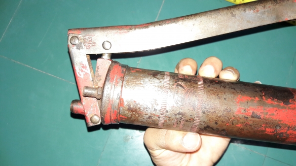 ขายกระบอกอัดจาระบีงานเยอรมันสวยแข็งแรงMade in Germany. ขายกระบอกอัดจาระบีงานเยอรมันสวยแข็งแรงMade in Germany.