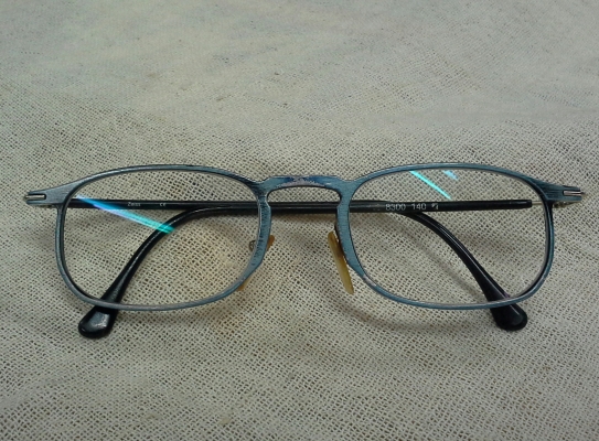 แว่นสายตาศิลปิน/จิตรกร  Zeiss made in Germany