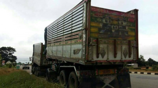 ขาย 380 แม่ลูกดั้มสวยๆ แม่6.30ม. ลูกยาว7.ม ยาง80\% พร้อมใช้ครับ