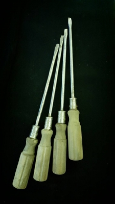 ไขควงด้ามไม้