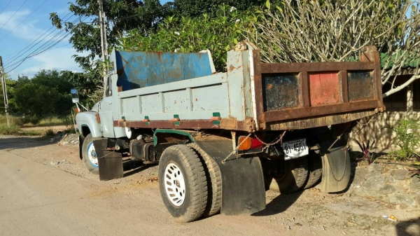 ขายหกล้อดั้มหัวยาว