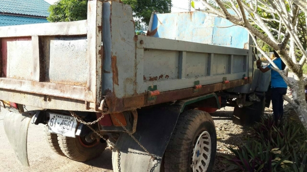 ขายหกล้อดั้มหัวยาว