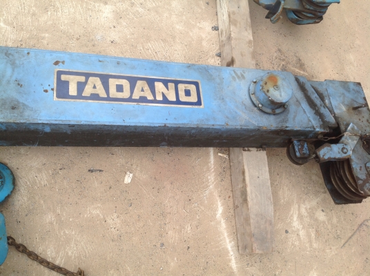 เครนติดหลังรถบรรทุก TADANO 2.9 TON  3ปอก 2 ชัก เก่านอก