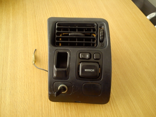 กรอบช่องแอร์ข้างขวา TOYOTA COROLLA AE100 AE101