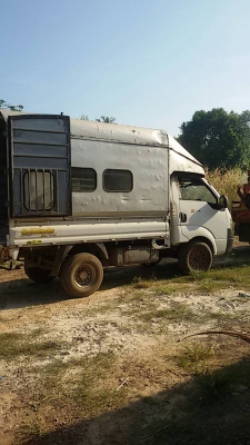 รถยี่ห้อ เกียร์ วางเครื่อง 2L สภาพสวยๆ รถยี่ห้อ เกียร์ วางเครื่อง 2L สภาพสวยๆ