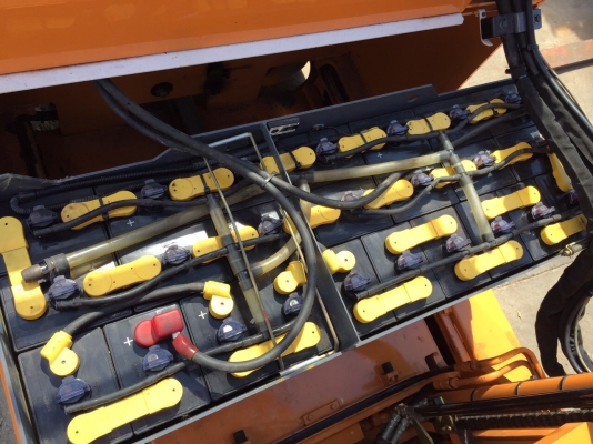 รถยกไฟฟ้า NICHIYU รุ่น 73 น้ำหนักยก 2.5 ตัน เสาสูง 7.50  เมตร  แบตเตอรี่สมบรณ์