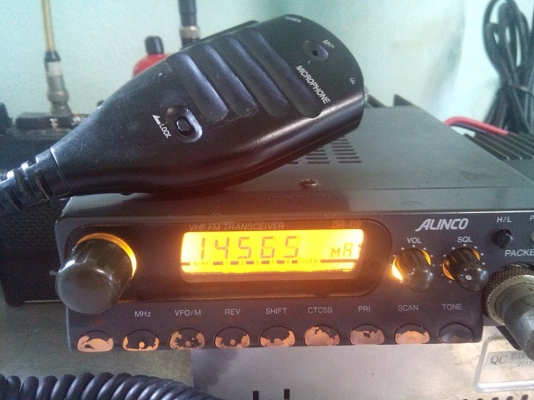 ขายวิทยุสื่อสาร โมบาย 3 เครื่อง ขายวิทยุสื่อสาร โมบาย 3 เครื่อง