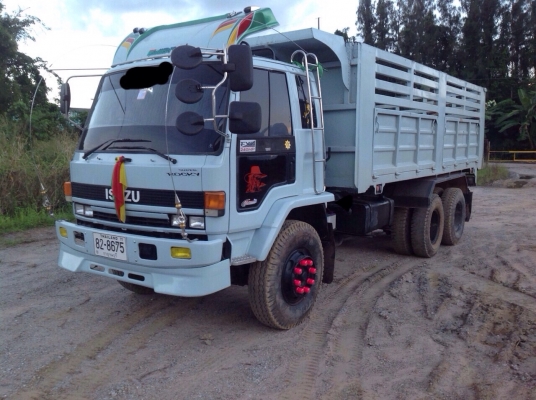 ขายรถอีซูสุสิบล้อดั้ม210 เกีรยฟูลเลอร์ ยางเต็มทุกเส้น ขายรถอีซูสุสิบล้อดั้ม210 เกีรยฟูลเลอร์ ยางเต็มทุกเส้น