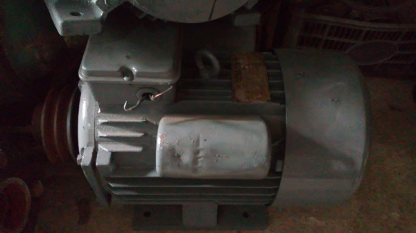 ขาย !! มอเตอร์10แรง220v.ของจีน( รุ่นหนัก)พร้อมใช้งาน