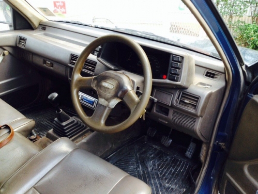 ขาย ISUZU TFR ปี95 พวงมาลัยเพาเวอร์ แอร์เย็นหนาว รถบ้านมือเดียว ขับดี เดิมๆ ทั้งคัน สีเดิม แบตเตอร์รี่ใหม่ๆ ราคา 105,000 บาท ติดต่อ คุณเอ๋ โทร.092-6356419