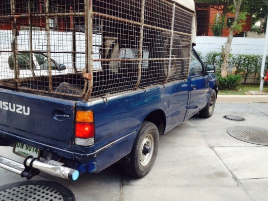 ขาย ISUZU TFR ปี95 พวงมาลัยเพาเวอร์ แอร์เย็นหนาว รถบ้านมือเดียว ขับดี เดิมๆ ทั้งคัน สีเดิม แบตเตอร์รี่ใหม่ๆ ราคา 105,000 บาท ติดต่อ คุณเอ๋ โทร.092-6356419