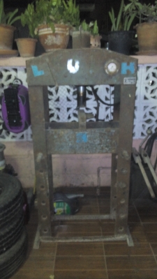 แท่นอัดไฮโดลิค 30ตัน ตามสภาพใช้งานได้ปกติ