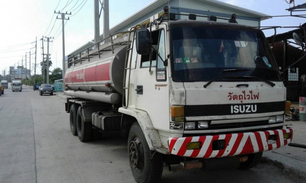 ขายรถน้ำมันครับ isuzu FVM 175. แท็งค์ 16000 ลิตร ขายรถน้ำมันครับ isuzu FVM 175. แท็งค์ 16000 ลิตร
