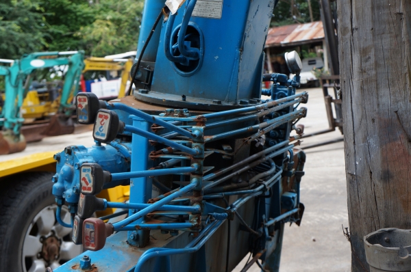 ขายเครนติดรถ ขนาด 2.5 ตัน TADANO