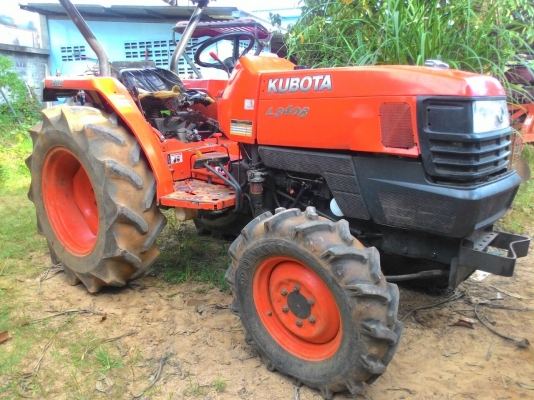 ขายรถไถ KUBOTA L3408 พร้อมผานหลัง ราคา 165,000  ร้าน DC Tractor Rayong 0818618678,0899347475  อ.แกลง จ.ระยอง มีรถขนส่งบริการทั่วไทย  https://www.facebook.com/Tractors-Rayong-307154532717928/photos_stream?tab=photos_albums
