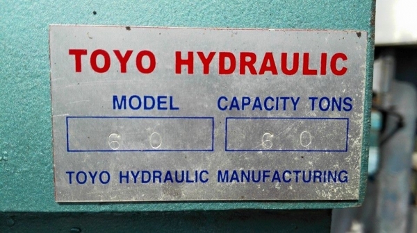 ==== SOLD ==== แท่นอัดไฮดรอลิค TOYO 60 T. แบบมือโยก สภาพป้ายแดง สวย สด ใหม่!! (เจ้าของซื้อมาผิดสเปคใช้งานเพียงครั้งเดียว).