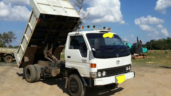 ขายรถ หกล้อดั้ม TOYOTA DYNA400 ดั้มสภาพพร้อมใช้งาน ดั้มยิงหลังเฟืองท้ายเอฟ เครื่องเกียร์ดีเอกสารพร้อมโอน