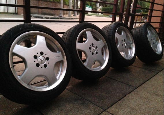 ล้อแท้ AMG Style 1 ขอบ18 สีเดิม ขอบหนา ไม่มีซ่อม พร้อมยางดอกเต็มๆ ใช้ได้อีกนาน ราคาไม่แพง