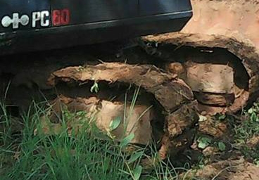 แบคโฮ KOMATSU PC 60-5 สภาพดี สวย เอกสารสัญญาซื้อขาย **ขาย KOMATSU PC-60 รุ่น5 แบคโฮ 60 ยอดนิยม สภาพสวย พร้อมใช้งาน HYD.EXCAVATOR KOMATSU PC60-5 ไฟฟ้าตัด อุปกรณ์ กล่อง+จอ มีครบ เครื่องเดิม ปั้มเดิม แน่น แรงดี ครับ ทำงานดี เร็ว บูมอาร์