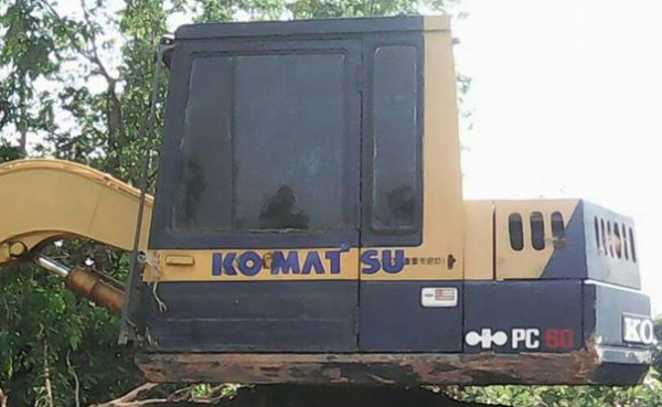 แบคโฮ KOMATSU PC 60-5 สภาพดี สวย เอกสารสัญญาซื้อขาย **ขาย KOMATSU PC-60 รุ่น5 แบคโฮ 60 ยอดนิยม สภาพสวย พร้อมใช้งาน HYD.EXCAVATOR KOMATSU PC60-5 ไฟฟ้าตัด อุปกรณ์ กล่อง+จอ มีครบ เครื่องเดิม ปั้มเดิม แน่น แรงดี ครับ ทำงานดี เร็ว บูมอาร์