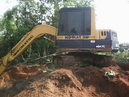 แบคโฮ KOMATSU PC 60-5 สภาพดี สวย เอกสารสัญญาซื้อขาย **ขาย KOMATSU PC-60 รุ่น5 แบคโฮ 60 ยอดนิยม สภาพสวย พร้อมใช้งาน HYD.EXCAVATOR KOMATSU PC60-5 ไฟฟ้าตัด อุปกรณ์ กล่อง+จอ มีครบ เครื่องเดิม ปั้มเดิม แน่น แรงดี ครับ ทำงานดี เร็ว บูมอาร์