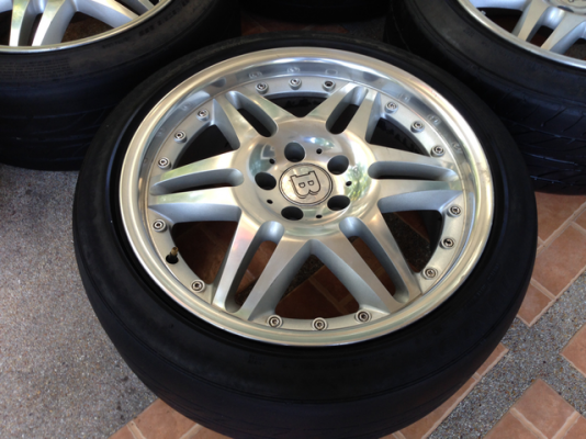 ล้อ BRABUS Block 6 ขอบ18 5รู112 หน้า 8.5 หลัง 9.5 สภาพดี ไม่มีซ่อม ราคาไม่แพง