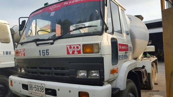 6 คันละ  695,000 บาท NISSAN CW430 2 เพลา เครื่อง PE6-230 แรง  เล่มทะเบียนพร้อม 090-772-3710 090-772-3708