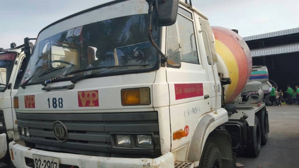 6 คันละ  695,000 บาท NISSAN CW430 2 เพลา เครื่อง PE6-230 แรง  เล่มทะเบียนพร้อม 090-772-3710 090-772-3708