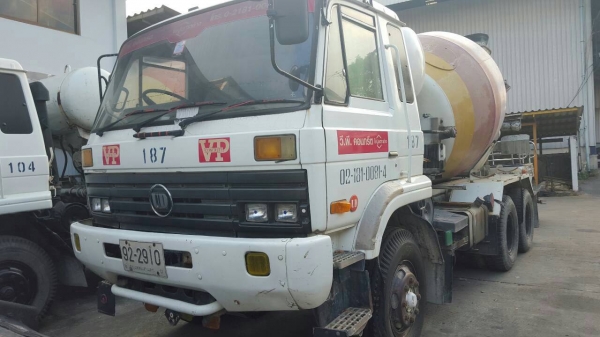 6 คันละ  695,000 บาท NISSAN CW430 2 เพลา เครื่อง PE6-230 แรง  เล่มทะเบียนพร้อม 090-772-3710 090-772-3708