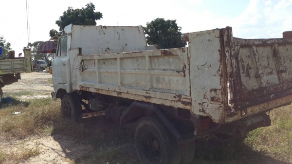 ขายหกล้อ HINO KM310 ดั้ม เครื่องเกียร์ดี คัชชีสวย ยางไม่ครบ รถใช้งานปกติแต่จอดนาน เครื่องติดขับได้ปกติเอกสารเล่มทะเบียน