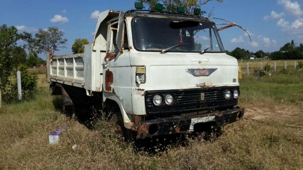 ขายหกล้อ HINO KM310 ดั้ม เครื่องเกียร์ดี คัชชีสวย ยางไม่ครบ รถใช้งานปกติแต่จอดนาน เครื่องติดขับได้ปกติเอกสารเล่มทะเบียน
