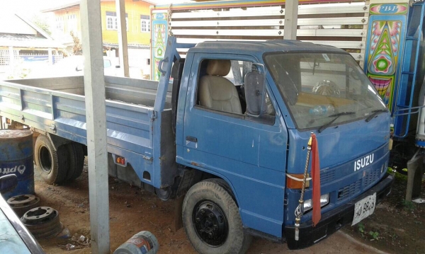 ขายครับ 6 ล้อ อีซูซุ 115 พร้อมใช้งานครับ