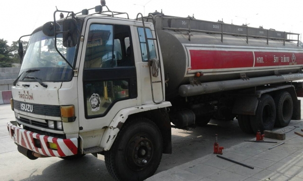 ขายรถน้ำมันFVM 175 แท้ง 15,000 ลิตร เครื่องดี ครัชซีสวยมาก รับประกัน หัวบาง ยางดี 6 เส้น พร้อมโอน ราคา 570,000 บาท 090-772-3710 090-772-3708 ขายรถน้ำมันFVM 175 แท้ง 15,000 ลิตร เครื่องดี ครัชซีสวยมาก รับประกัน หัวบาง ยางดี 6 เส้น พร้อมโอน ราคา 570,000 บาท 090-772-3710 090-772-3708