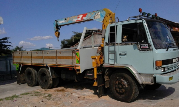 ขายสิบล้อติดเครนISUZU  ROCKEY  175  2 เพลา รถสวยพร้อมเอกสารพร้อมโอนราคา800,000 090-772-3710 090-772-3708