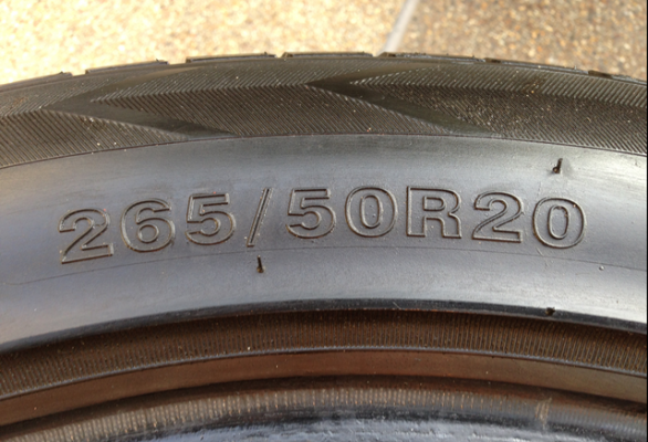 ยาง Sunny 265 50 20 ปี14 ดอกเต็ม ไม่มีปะ พร้อมใช้ยาวๆ ราคาไม่แพง