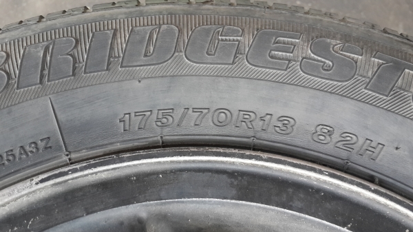 ล้อแม็กพร้อมยาง Bridgestone ปี13 ขอบ 13 4รู100 ครบชุด