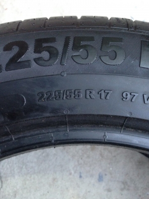 ยาง Continental 225 - 55 - 17 ปี 13 ครบชุด 4 เส้น ยางสวยตุ่มหน้ายางยังอยู่สวยๆไม่มีปะไม่บวมดอกเต็มๆยางเหลือเยอะวิ่งใด้อีกนานค่ะ