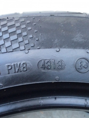 ยาง Continental 225 - 55 - 17 ปี 13 ครบชุด 4 เส้น ยางสวยตุ่มหน้ายางยังอยู่สวยๆไม่มีปะไม่บวมดอกเต็มๆยางเหลือเยอะวิ่งใด้อีกนานค่ะ