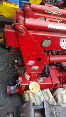 เครน UNIC 100V Turbo 1 ตัน