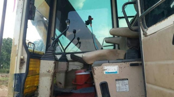 ขายรถขุดแบ็คโค pc120-5 ไฟฟ้าครบ เอกสารอิรวอยซ์หน้าจอครบ สภาพพร้อมลุยงาน เครื่องเดิม