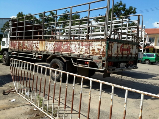 ขาย รถบรรทุก 6 ล้อ HINO  FF177 ยาว.7.5.ม สวยๆ พร้อมใช้งาน