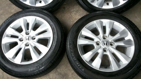 ล้อ Honda City ยาง บริสโตน 175 65 15 ปี2013