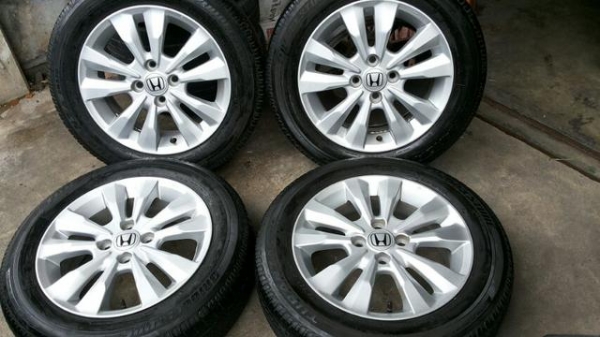 ล้อ Honda City ยาง บริสโตน 175 65 15 ปี2013