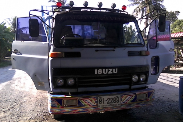 ขาย6ล้ออีซูซุ เครื่อง6BG175แรงกระบะคาร์โก้ยาว6.50เมตรพร้อมใช้งาน