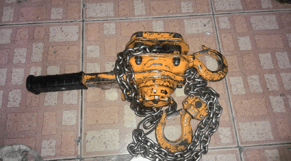 ขายด่วนรอกมือโยก(รอกกำมะลอ) KITO 0.8 TON Made in japan.