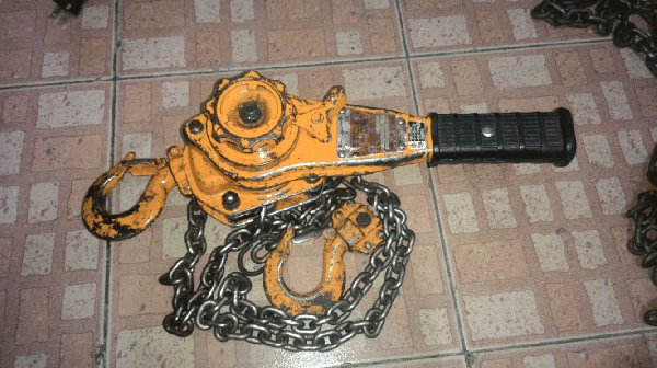 ขายด่วนรอกมือโยก(รอกกำมะลอ) KITO 0.8 TON Made in japan.